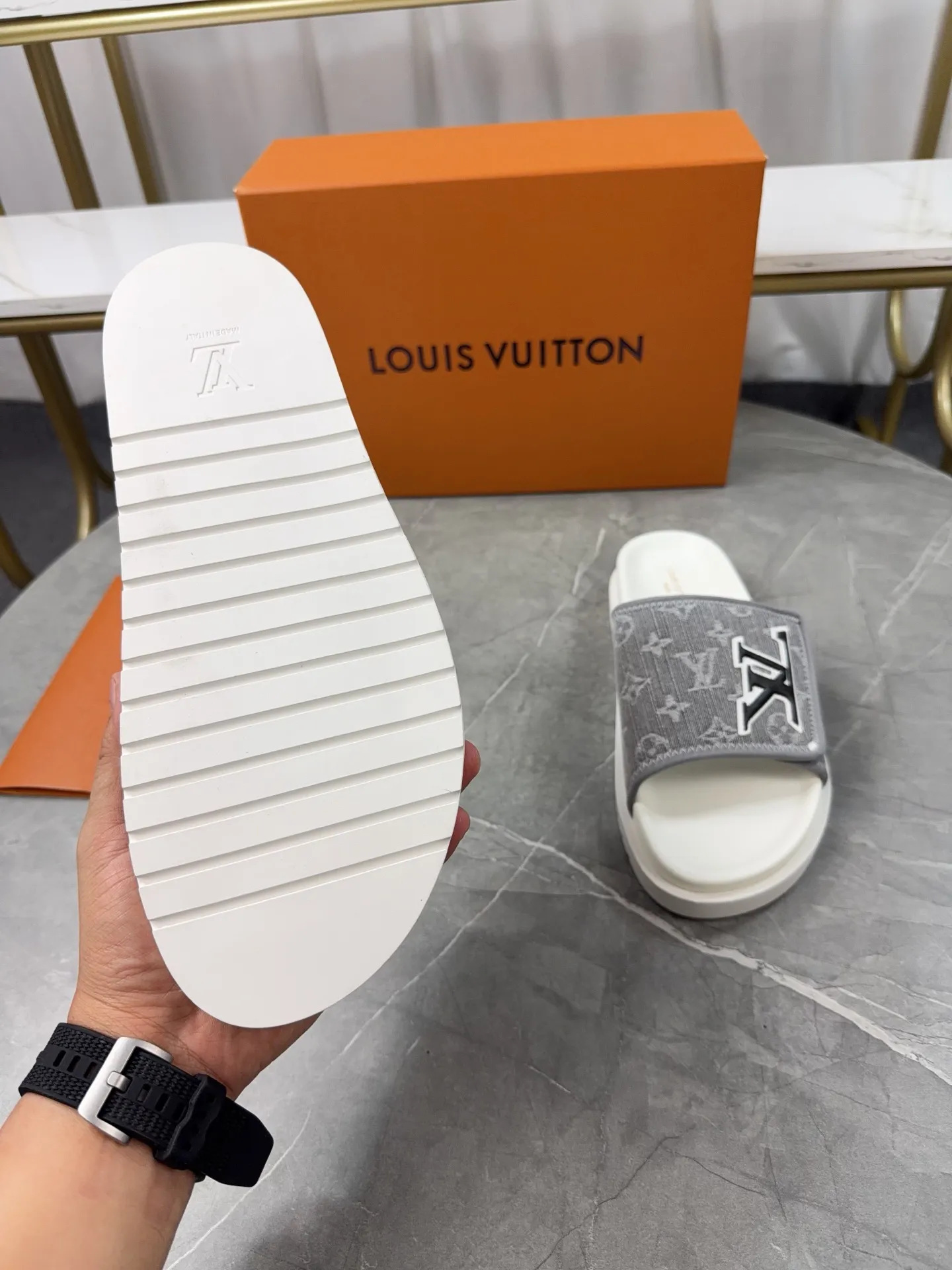 Men's Men's Shoes 💰380💰 🌈LV | Louis Vuitton ²⁰²³ 𝐬𝐬 🧡💚2025 Spring and Summer New Style Top Version‼ ️The original version is the same. The counter specializes in the latest straw slippers. Hard goods are new🆕 ❥Purchase level! Full of high-end feel! A popular model among bloggers at home and abroad, it’s retro and fashionable, and looks stunning on your feet! Mainly recommended models on the official website★ ━━━━━ ЅᏇєєt ━━━━━ ▪️Upper: original customized cowhide fabric ▪️Inner: cow lining ▪️Outsole: high-end rubber outsole ▪️Shoe size: 35-47 (46-47 customization is not returnable)